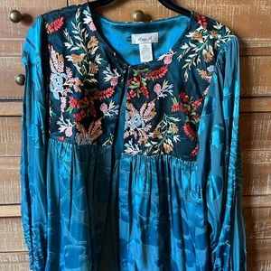 Anes A beautifully embroidered turquoise blue kimono top. XL Brand new.